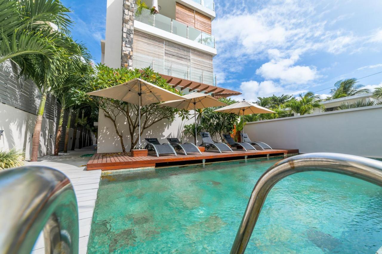 Beachcove Pereybere Beach Exterior photo