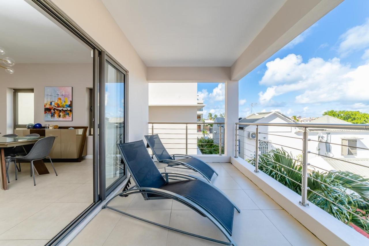 Beachcove Pereybere Beach Exterior photo